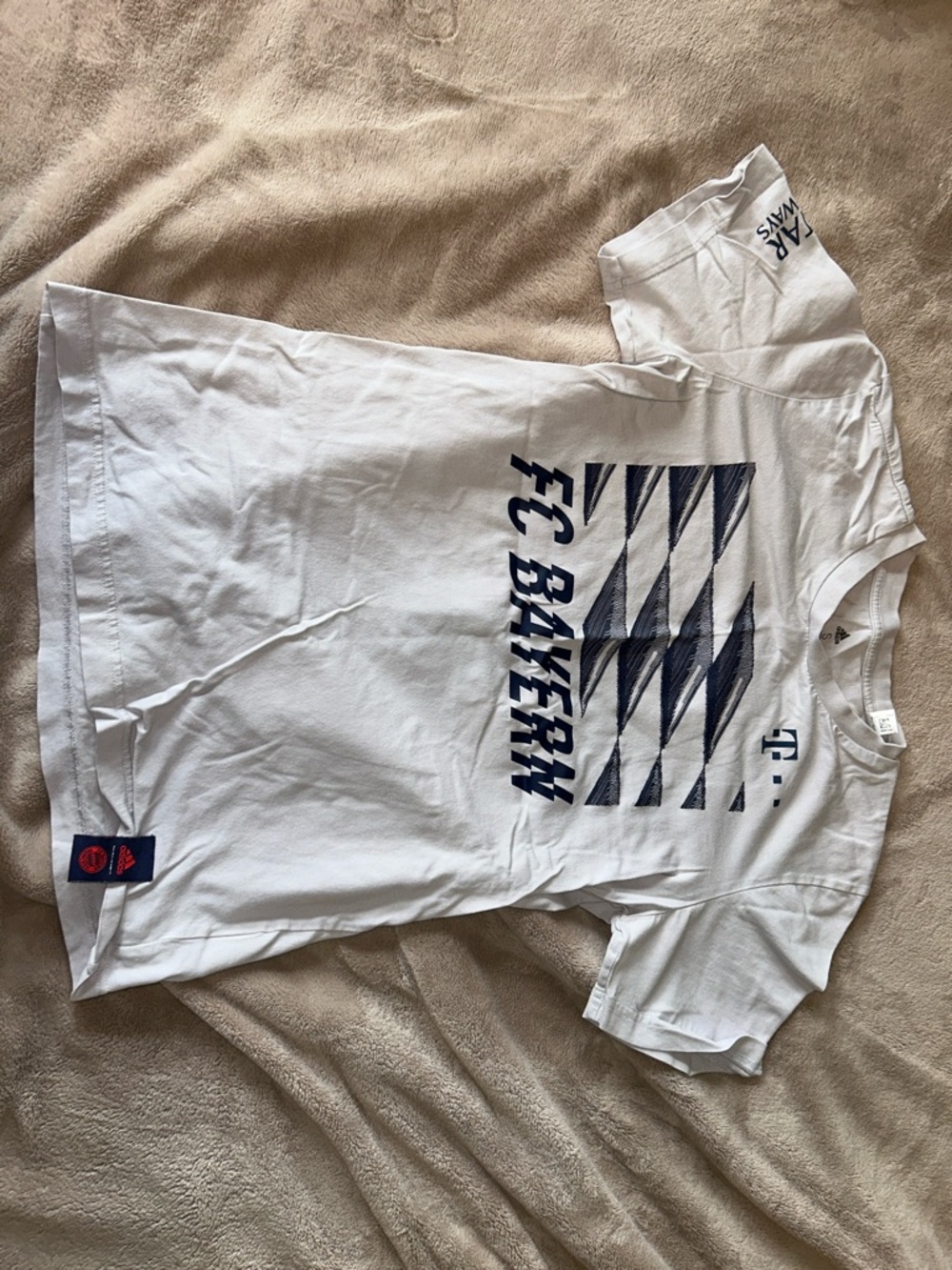 RARE COLOR PATTERN FC Bayern München Graphic Cotton Tee White Navy FC Bayern